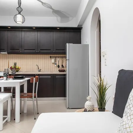 Lagom Iria Naxos * Naxos City